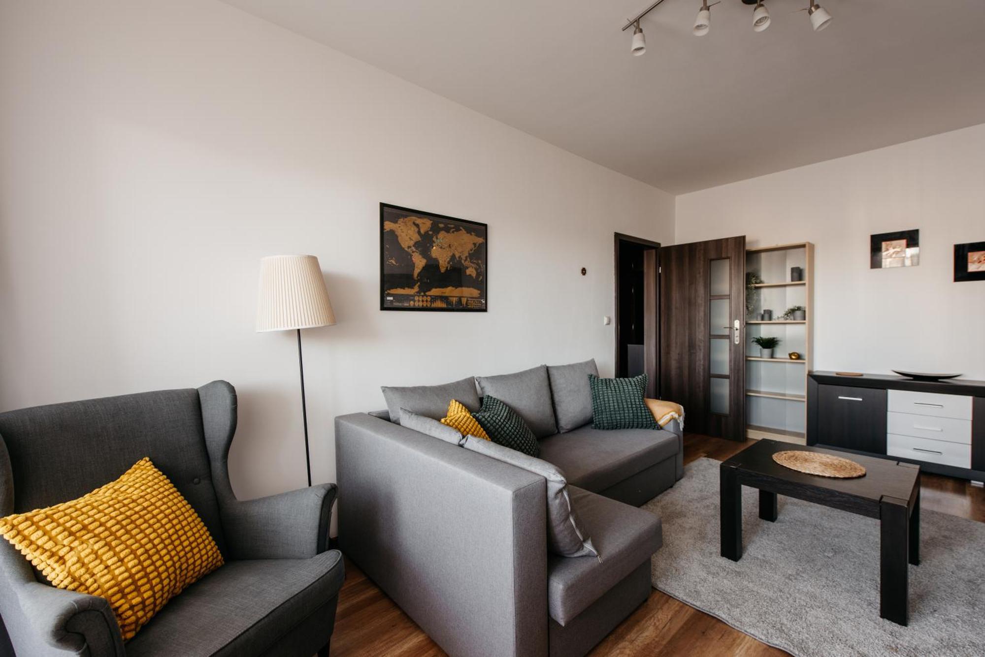 Apartament 2-room With Garage And Air Conditioning In The Center