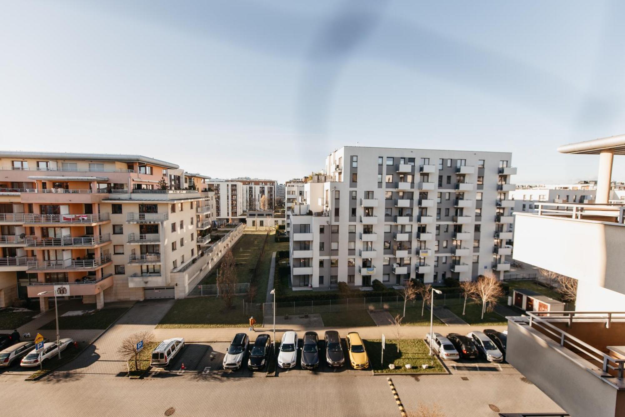 Apartament 2-room With Garage And Air Conditioning In The Center *